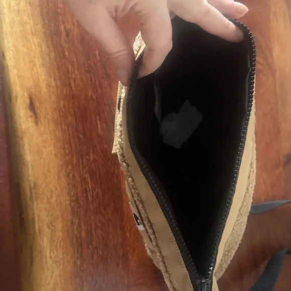 Carhartt WIP Beige and Fleece Bag - Picture 4 of 4